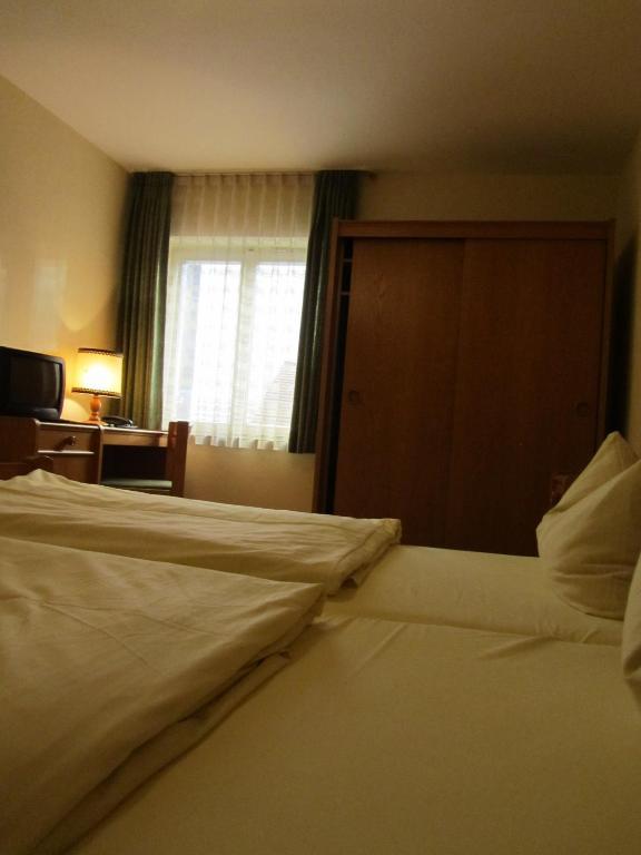 Hotel Gasthof Humplbrau Wolfratshausen Room photo