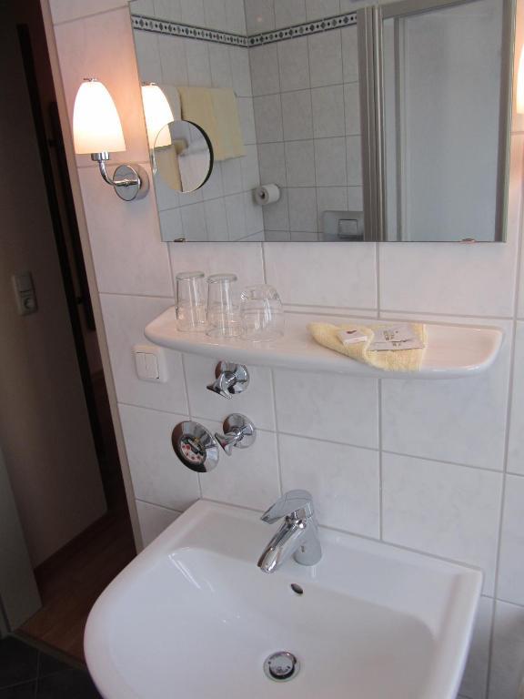 Hotel Gasthof Humplbrau Wolfratshausen Room photo